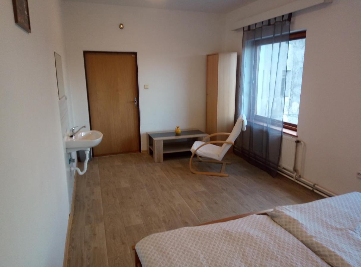 Penzion U Nahonu Mesto Touskov Εξωτερικό φωτογραφία